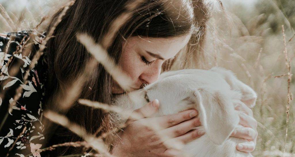 Simone Hervij van Digitale Pootjes met Zoey kus